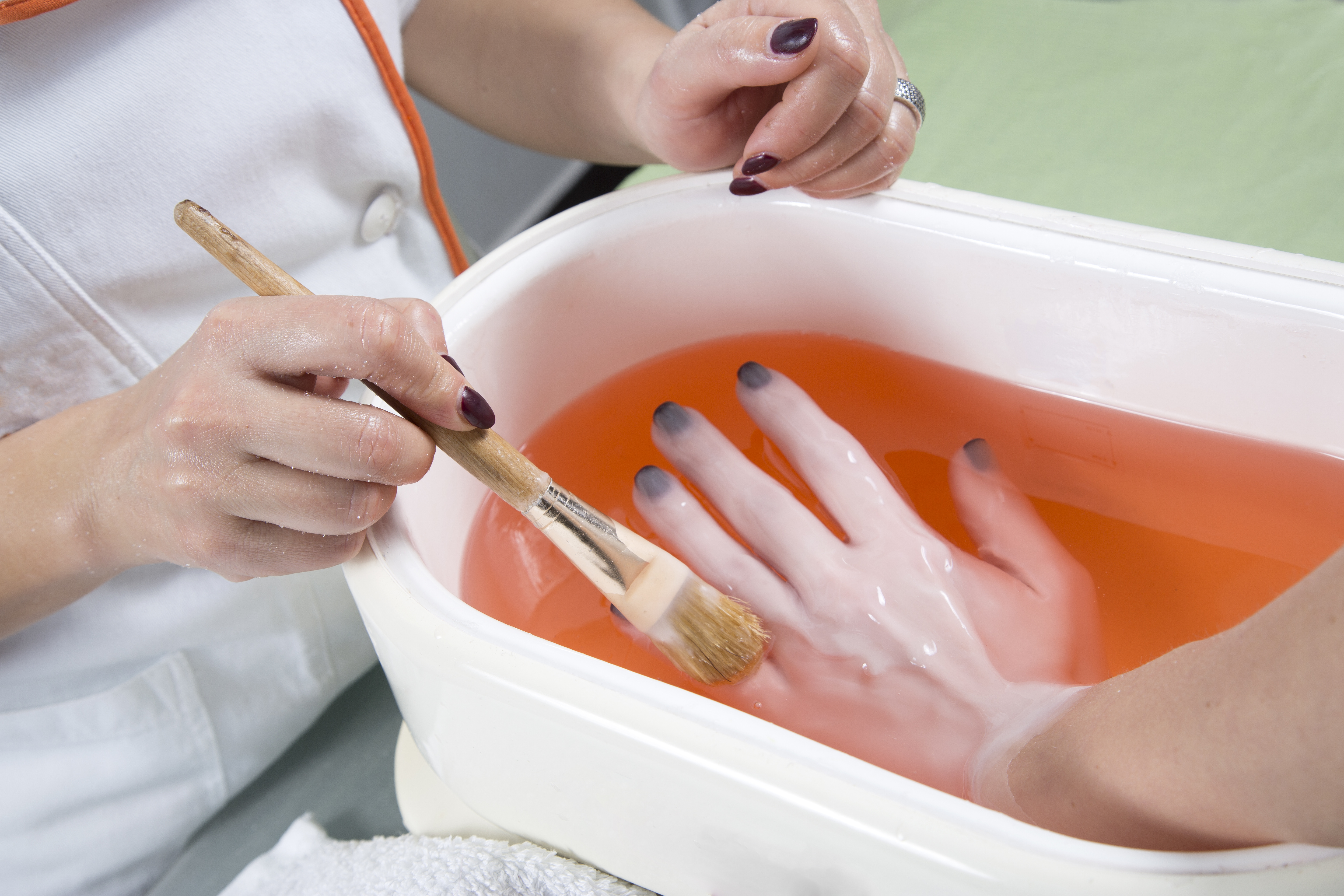 Ванночки для суставов рук. Парафинотерапия для рук. Парафинотерапия для рук и ног. Парафинотерапия для суставов рук. Восковые ванночки для рук.