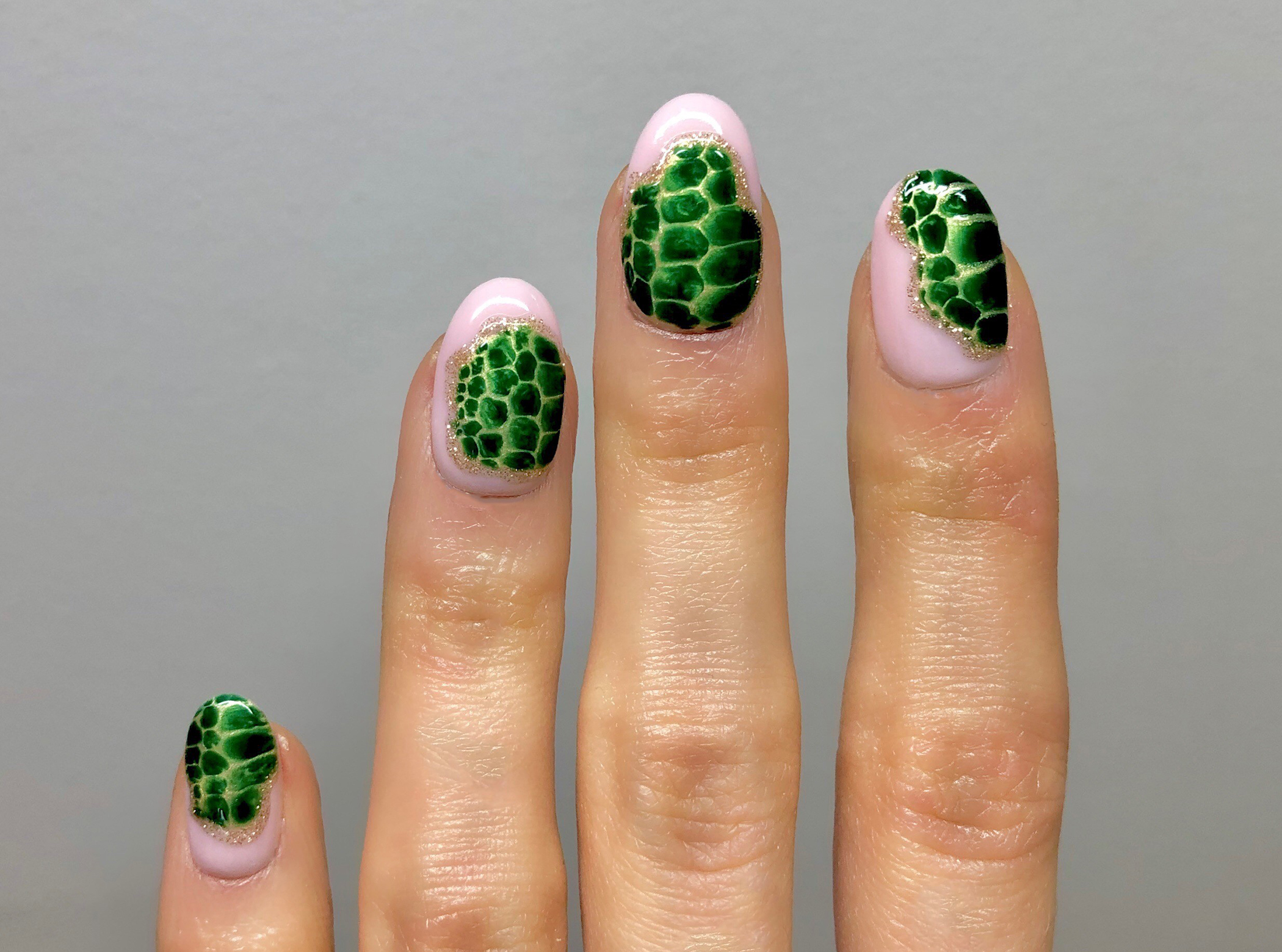 Salon System Gellux Crocodile Nail Art Julie Anne