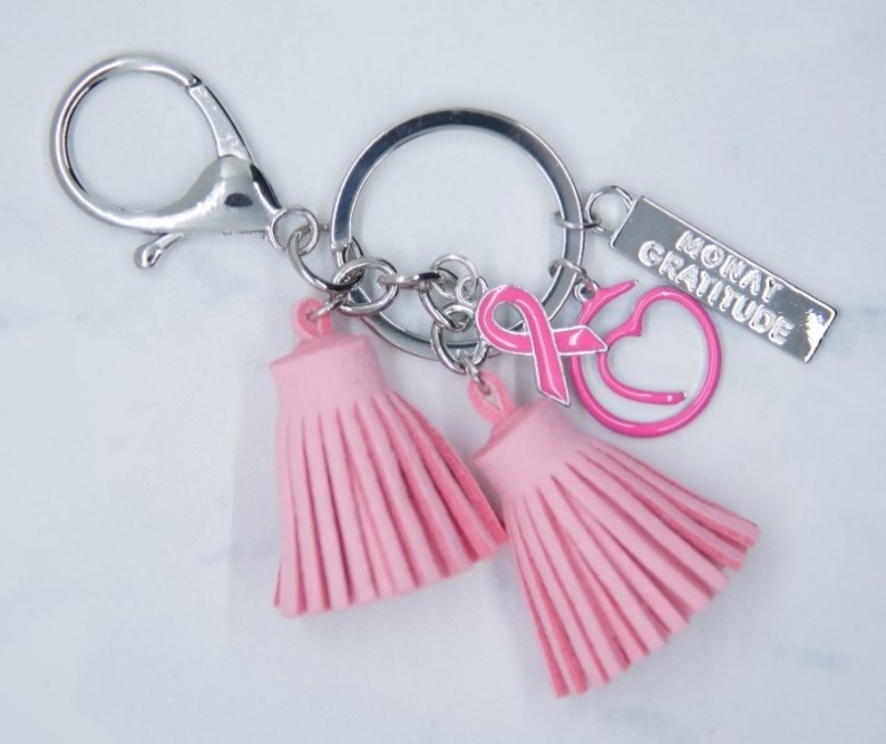 Monat Gratitude Breast Cancer Awareness Pink Keychain