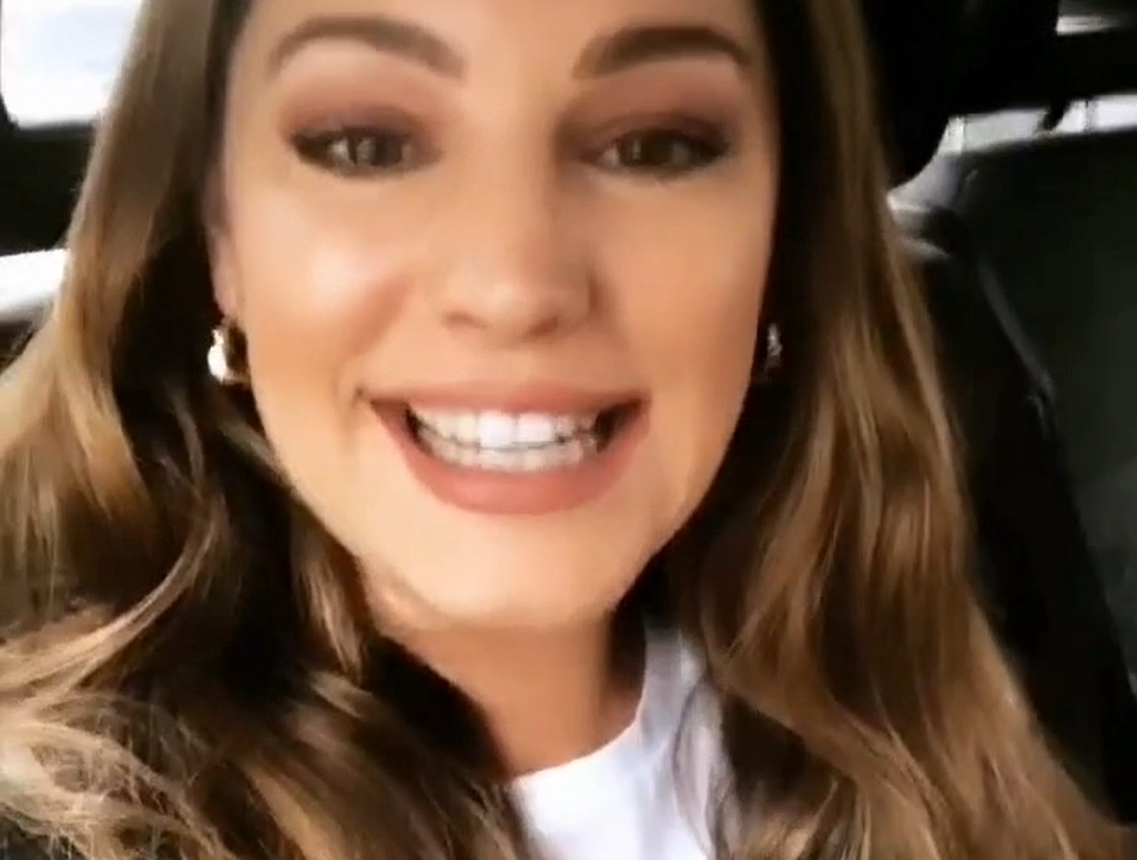 Kelly Brook Strawberry Lift