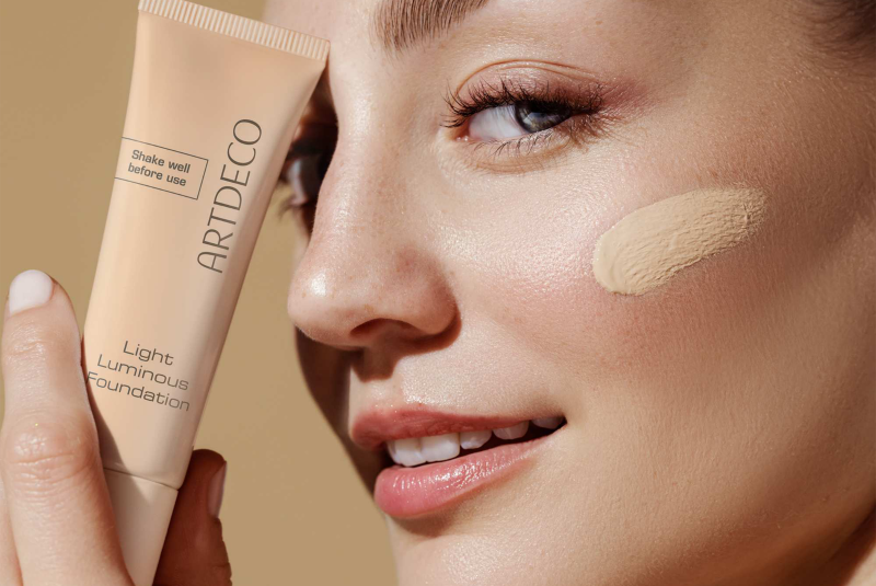 Artdeco's new make-up promises a luminous summer finish