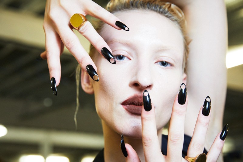 Gareth Pugh AW18, London Fashion Week. Nails by CND™.